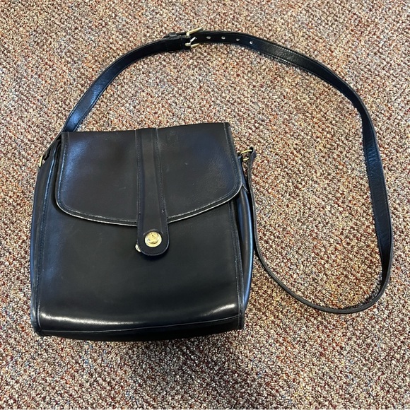 Coach black leather vintage messenger crossbody bag gold tone button structured - Picture 1 of 9